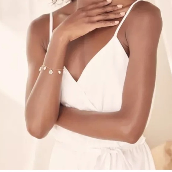 NWT Lulu's Lovely As Can Be White Satin Surplice Jumpuit XL X-Large Pants - Picture 2 of 16